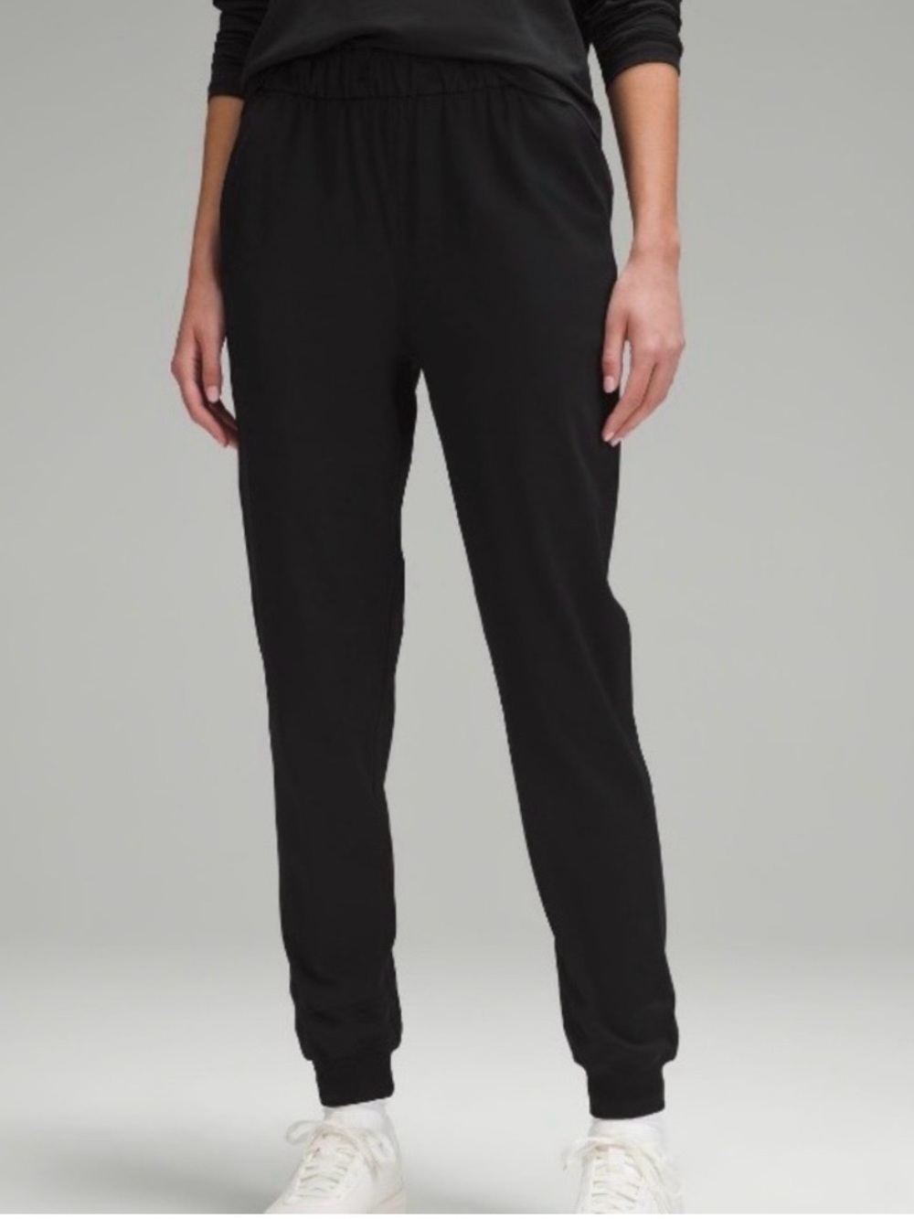 Lululemon Stretch High-Rise Jogger
Full Length Black Size 6